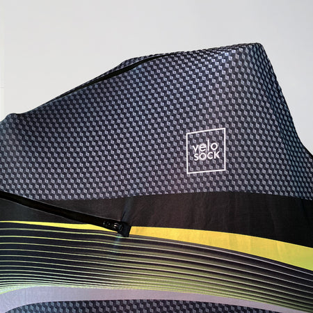 Endurance bike cover for bike racks – photo 3